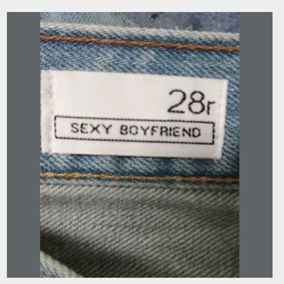 Gap Sexy Boyfriend Jeans - Picture 6 of 6